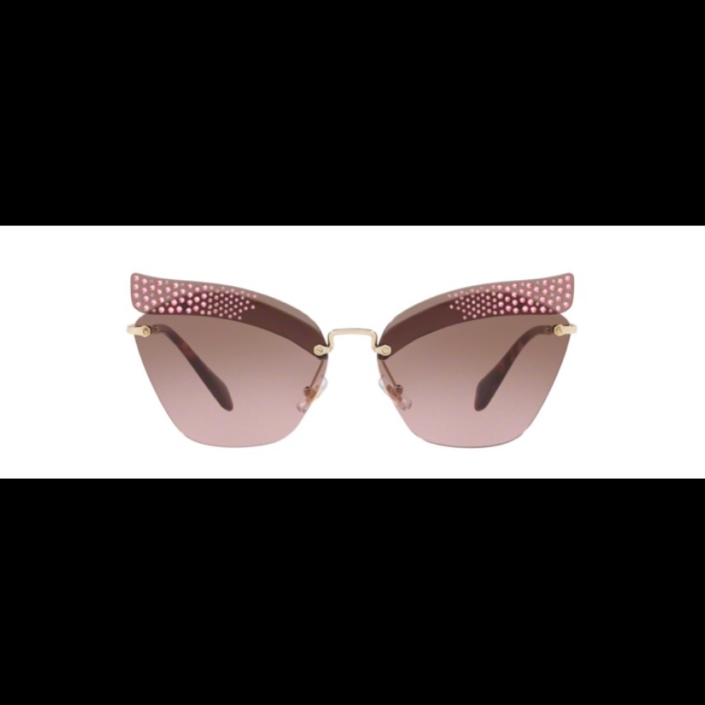 Miu Miu  sunglasses! Loved buying then but they  just don’t fit my lifestyle😒